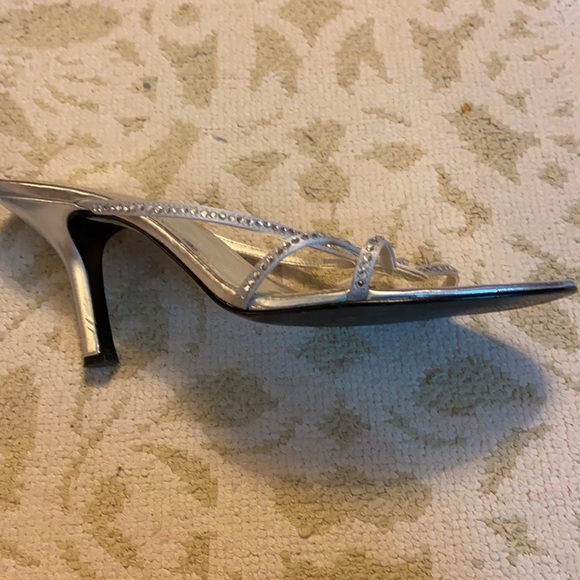 Silver heels with rhinestones. Good condition - Picture 5 of 6